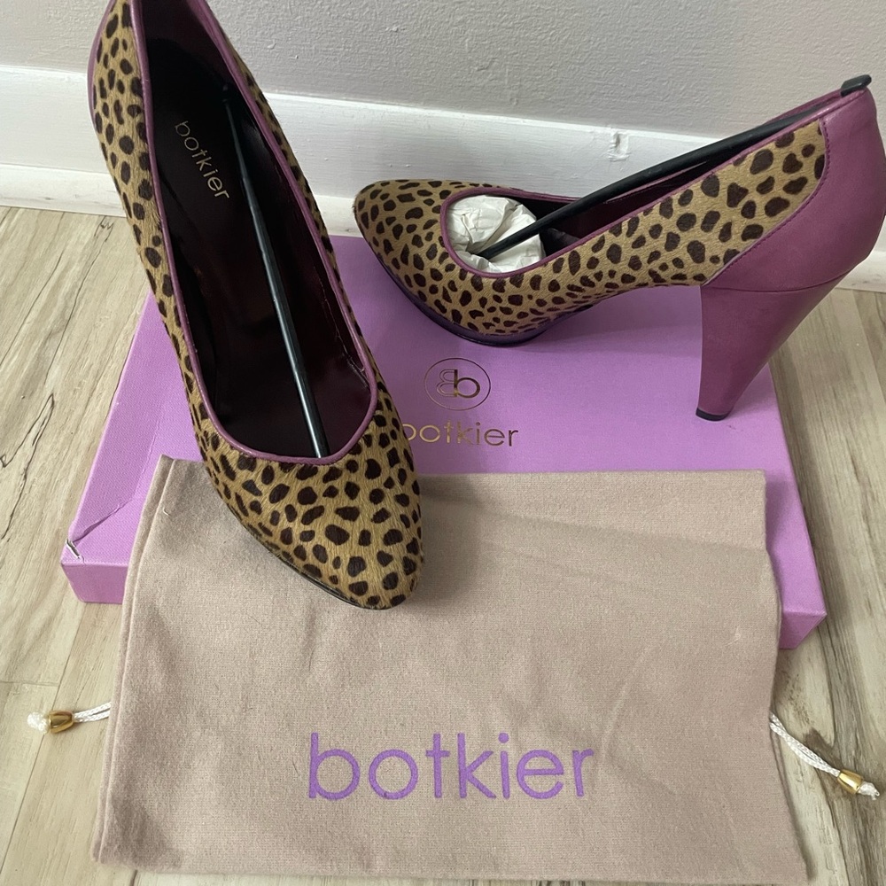 New-Botkier Leopard Print and Purple Trim Pointed-Toe Heels (fur-like material)